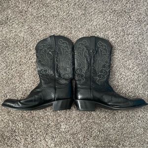 Lucchese 1883 Men’s Black Cowboy Boots 10.5. N1613.R4.